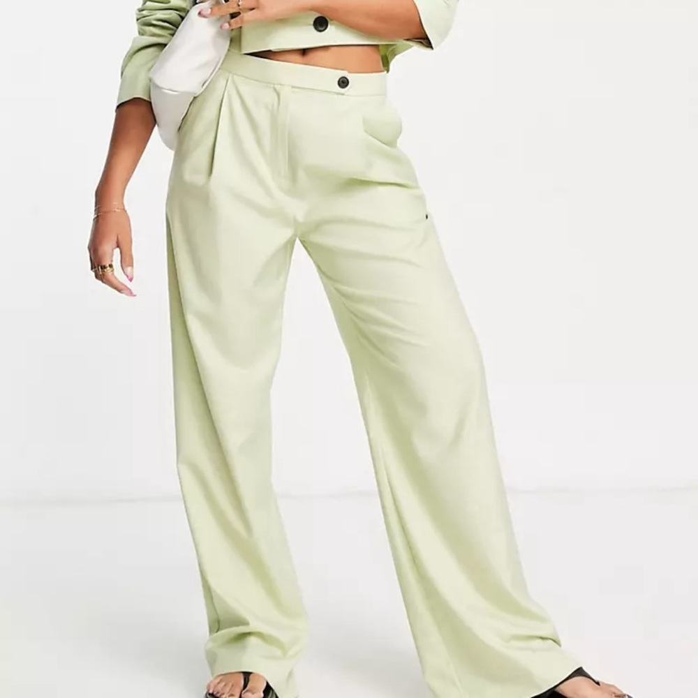 ZARA‎ • Wide leg pastel green pants